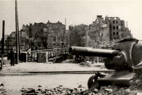 Poznań 1945  na fotografiach  Zbigniewa Zielonackiego – pocztówka 66 z 67